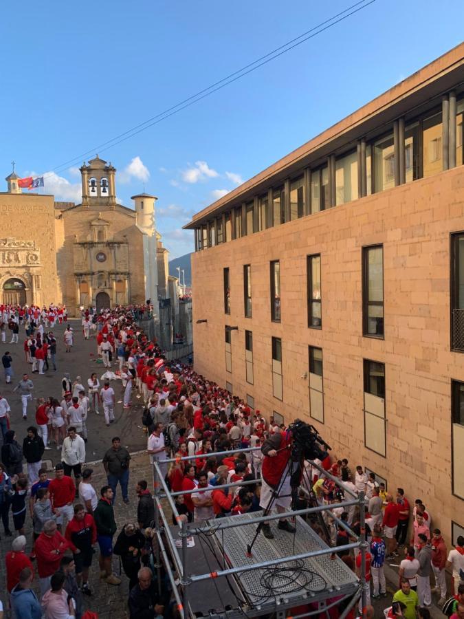 Apartamento El Primer Balcon De Santo Domingo Bull Run Balcony Pamplona